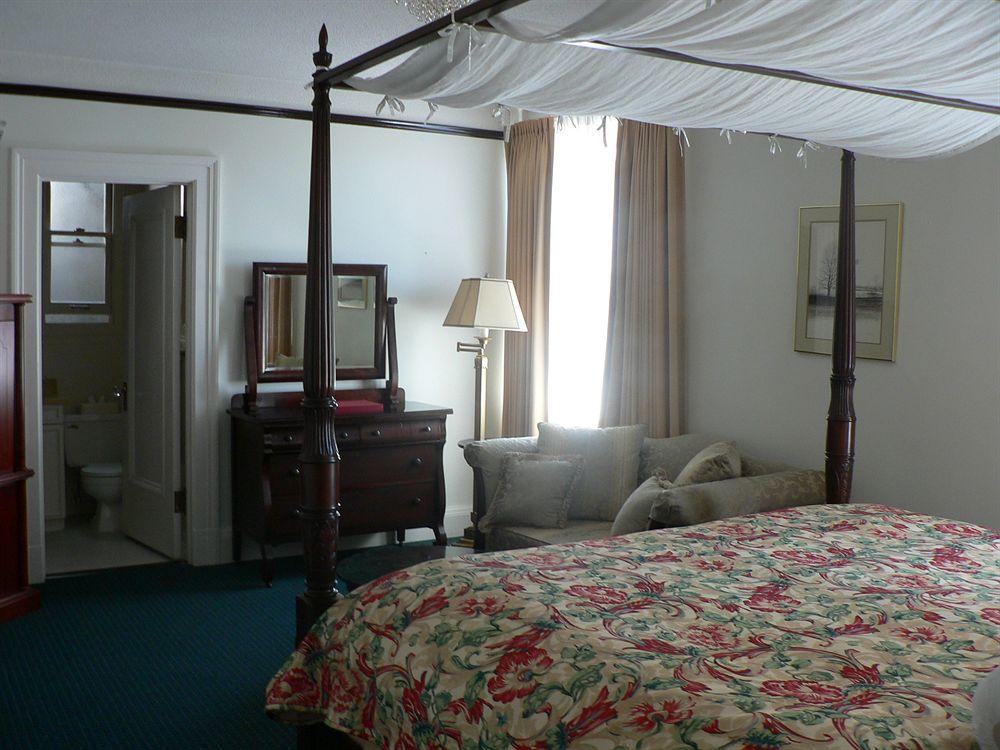 The At The Union Club Of British Columbia
