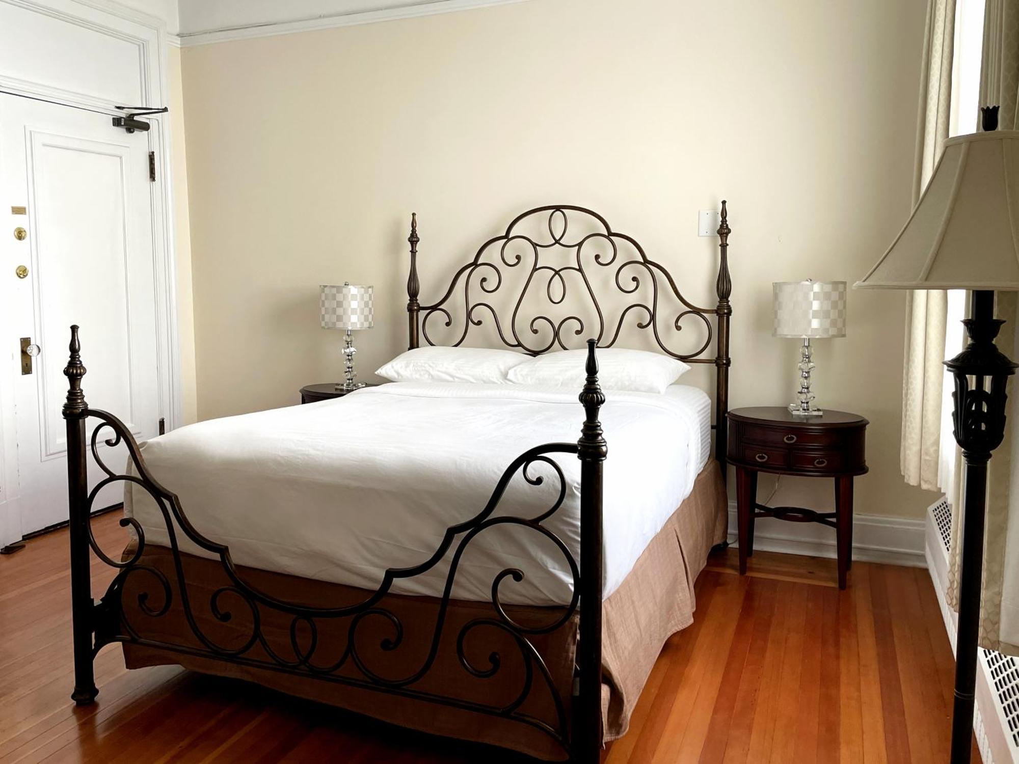The At The Union Club Of British Columbia Hotel