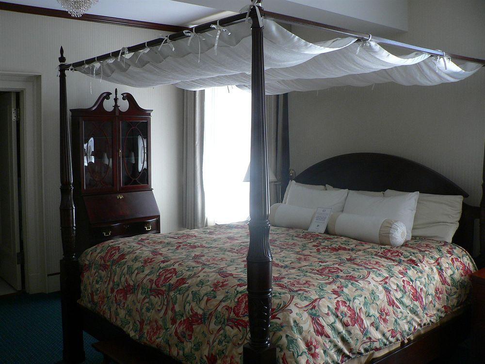 The At The Union Club Of British Columbia Hotel